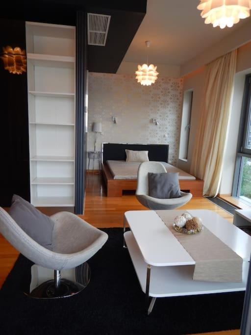 Imadnivalo Medences Hotellakas Szaunaval. Budapest Exterior foto